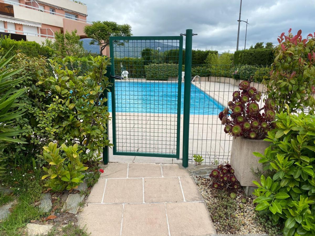 Superbe 2P Vue Mer, Ensoleille, Piscine Roquebrune-Cap-Martin Ngoại thất bức ảnh